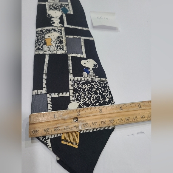 1958 United Feature Snoopy Patterned Men's Tie - Black and White - Picture 7 of 7